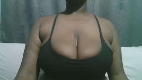 Snapshot of lady_dearra chatting on September 25, 2:04 am lady_dearra online show from September 25, 2:04 am