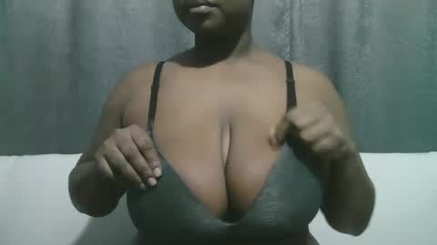 Snapshot of lady_dearra chatting on October 6, 3:59 am lady_dearra online show from October 6, 3:59 am
