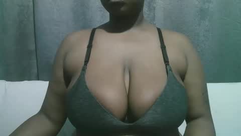 Snapshot of lady_dearra chatting on October 10, 4:22 am lady_dearra online show from October 10, 4:22 am