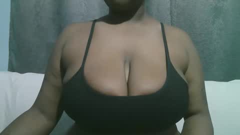 Snapshot of lady_dearra chatting on October 13, 4:01 am lady_dearra online show from October 13, 4:01 am