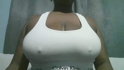 Snapshot of lady_dearra chatting on October 22, 3:18 am lady_dearra online show from October 22, 3:18 am