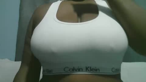 Snapshot of lady_dearra chatting on October 23, 3:28 am lady_dearra online show from October 23, 3:28 am