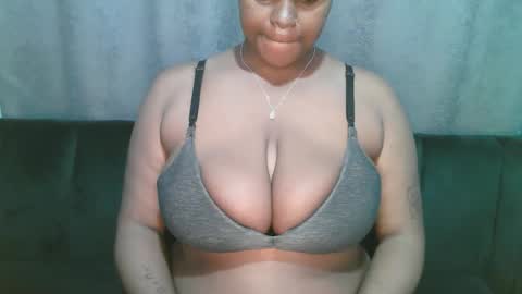 lady_dearra online show from March 24, 10:53 am