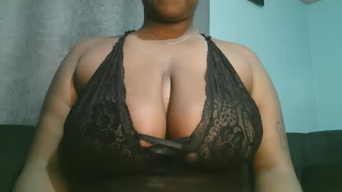 lady_dearra online show from May 5, 12:18 am