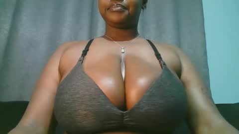 lady_dearra online show from May 8, 3:12 am