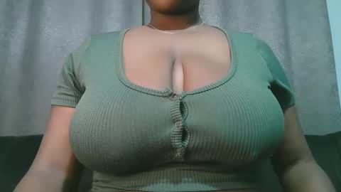lady_dearra online show from May 11, 2:06 am