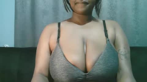 lady_dearra online show from May 16, 3:03 am