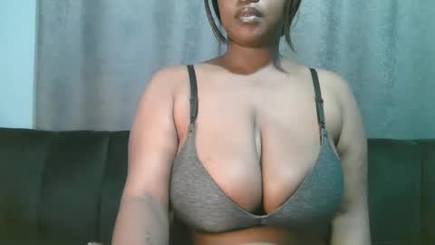 lady_dearra online show from May 17, 2:53 am