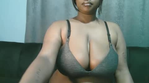lady_dearra online show from May 18, 3:02 am