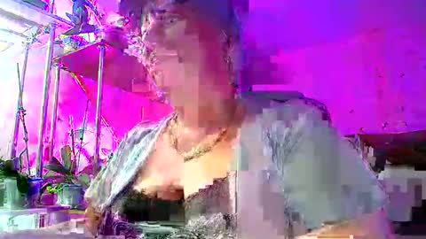 Snapshot of lady_gloria chatting on December 24, 2:22 pm Lady Gloria online show from December 24, 2:22 pm
