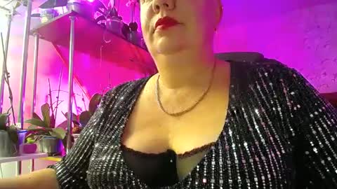 Snapshot of lady_gloria chatting on December 28, 1:06 pm Lady Gloria online show from December 28, 1:06 pm