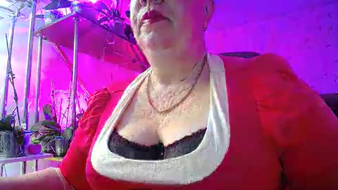 Snapshot of lady_gloria chatting on December 29, 5:10 am Lady Gloria online show from December 29, 5:10 am