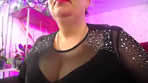 Snapshot of lady_gloria chatting on February 9, 9:47 am Lady Gloria online show from February 9, 9:47 am