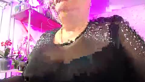 Snapshot of lady_gloria chatting on March 8, 9:17 am Lady Gloria online show from March 8, 9:17 am