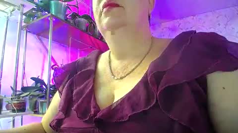 Snapshot of lady_gloria chatting on September 9, 4:23 am Lady Gloria online show from September 9, 4:23 am