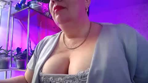 Snapshot of lady_gloria chatting on February 15, 10:47 am Lady Gloria online show from February 15, 10:47 am