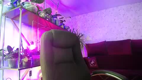 Snapshot of lady_gloria chatting on February 20, 7:10 am Lady Gloria online show from February 20, 7:10 am