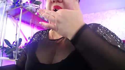 Snapshot of lady_gloria chatting on March 7, 8:22 am Lady Gloria online show from March 7, 8:22 am