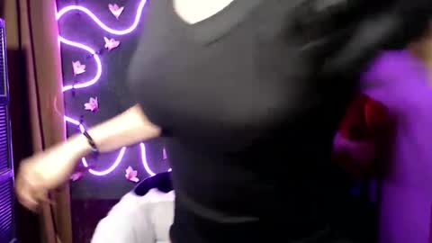Snapshot of lady_kathy chatting on September 19, 6:59 am lady_kathy online show from September 19, 6:59 am