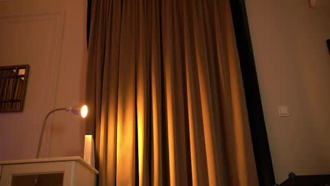 Snapshot of lady_nicolett chatting on March 20, 1:10 am lady_nicolett online show from March 20, 1:10 am