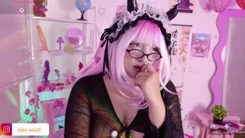 Lady  online show from May 18, 9:42 pm