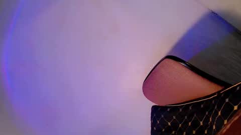 Ella online show from October 5, 1:42 pm