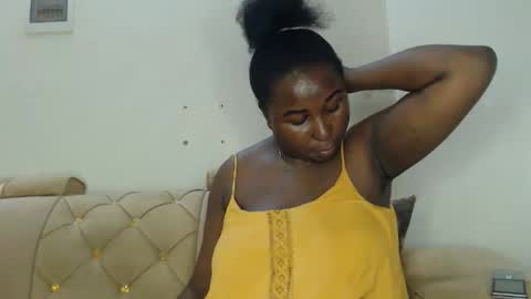 Snapshot of lady_twerky chatting on February 13, 1:34 am Maya online show from February 13, 1:34 am