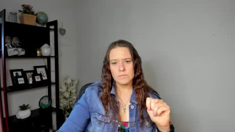 Snapshot of ladyalessa chatting on June 3, 5:32 am ALESSA online show from June 3, 5:32 am