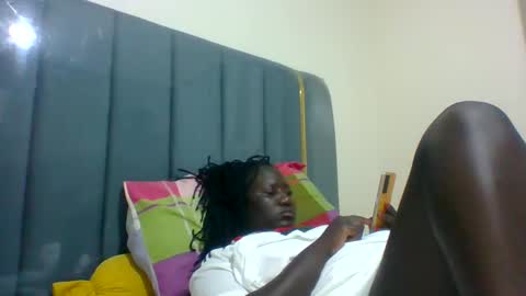 Snapshot of ladyblossoms19 chatting on December 7, 8:05 pm lindah32 online show from December 7, 8:05 pm
