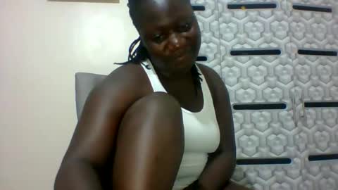 Snapshot of ladyblossoms19 chatting on January 9, 6:26 pm lindah32 online show from January 9, 6:26 pm