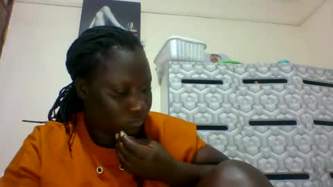 Snapshot of ladyblossoms19 chatting on January 14, 9:09 pm lindah32 online show from January 14, 9:09 pm
