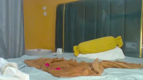 lindah32 online show from February 4, 12:05 am