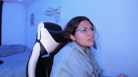  Lady  online show from December 5, 3:15 am