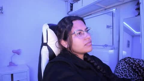  Lady  online show from May 9, 3:34 am
