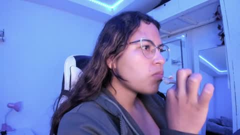  Lady  online show from May 11, 3:56 am