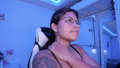  Lady  online show from May 13, 2:31 am