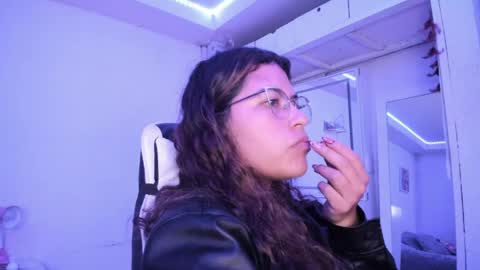  Lady  online show from May 19, 5:36 am