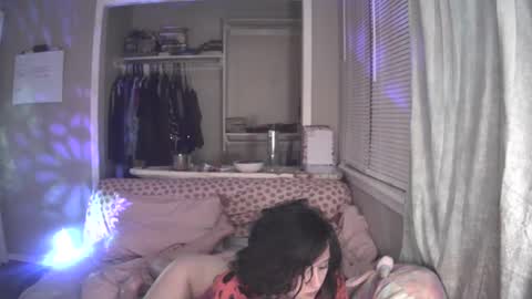 hugbug online show from December 20, 1:47 am