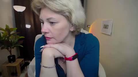 ladyelina online show from September 10, 11:54 am