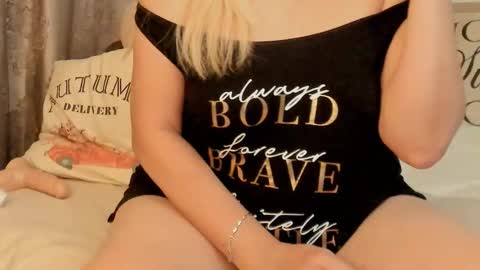 ladyjanyne online show from October 18, 2:03 am