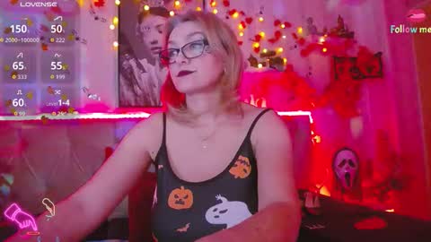 Snapshot of ladyjeen chatting on October 27, 5:17 pm Lady Jeen Back on Sunday 8th of December online show from October 27, 5:17 pm