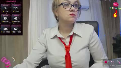 Snapshot of ladyjeen chatting on November 17, 6:52 am Lady Jeen Back on Sunday 8th of December online show from November 17, 6:52 am