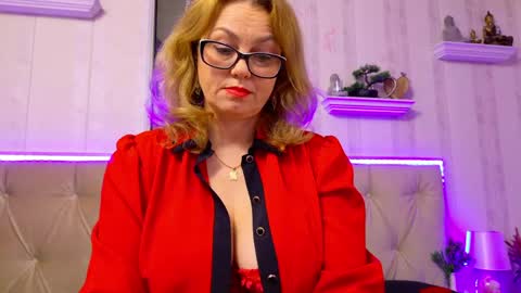  Lady Jeen    Back on Sunday 8th of December online show from May 9, 3:45 am