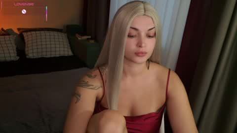 ladylancaster online show from April 6, 2:40 pm