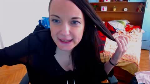 LadyLHoty online show from June 13, 1:20 pm