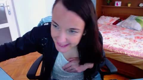 LadyLHoty online show from June 19, 4:44 pm