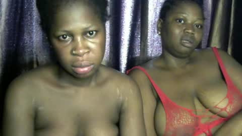 Snapshot of ladylilasexy chatting on June 11, 7:39 am sexylila online show from June 11, 7:39 am