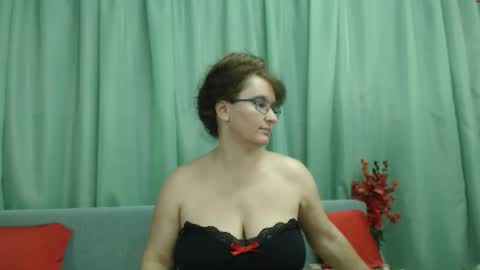 Nicole.... online show from December 7, 1:18 pm