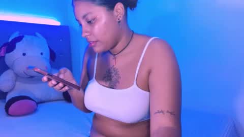 laura online show from February 9, 7:07 pm