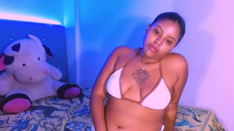 Snapshot of ladypussy69779756 chatting on March 14, 1:34 am laura online show from March 14, 1:34 am